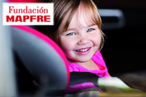 Niño en una silla de automóvil